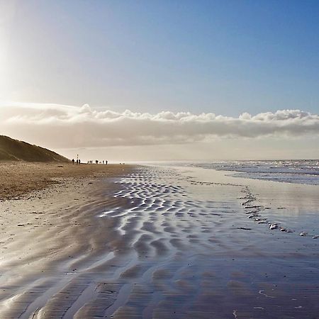 Formby Pinewood Studio Bed & Breakfast Ngoại thất bức ảnh