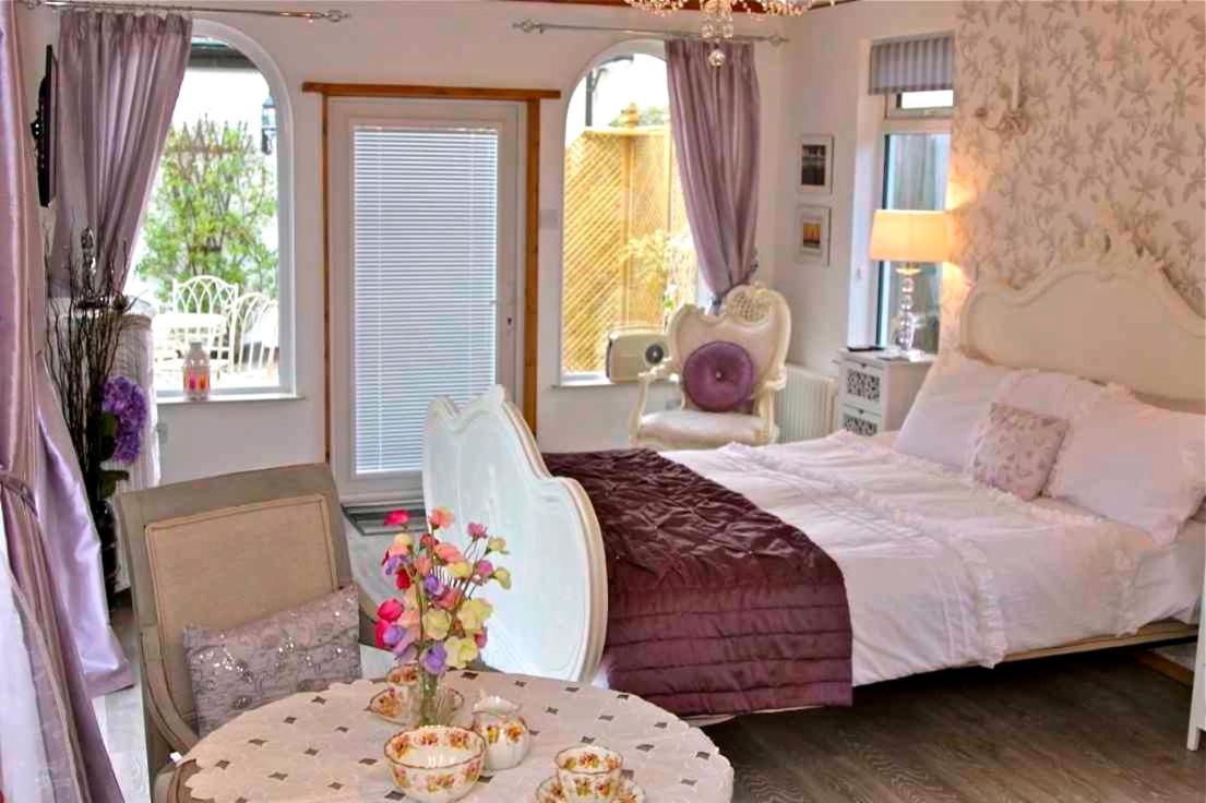 Formby Pinewood Studio Bed & Breakfast Ngoại thất bức ảnh